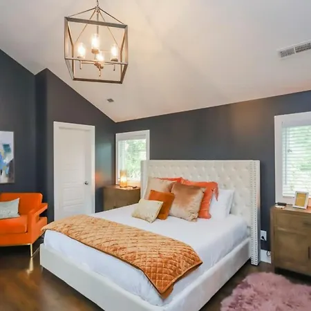 Stylish Home For 12 8Th Ave South 6 Beds